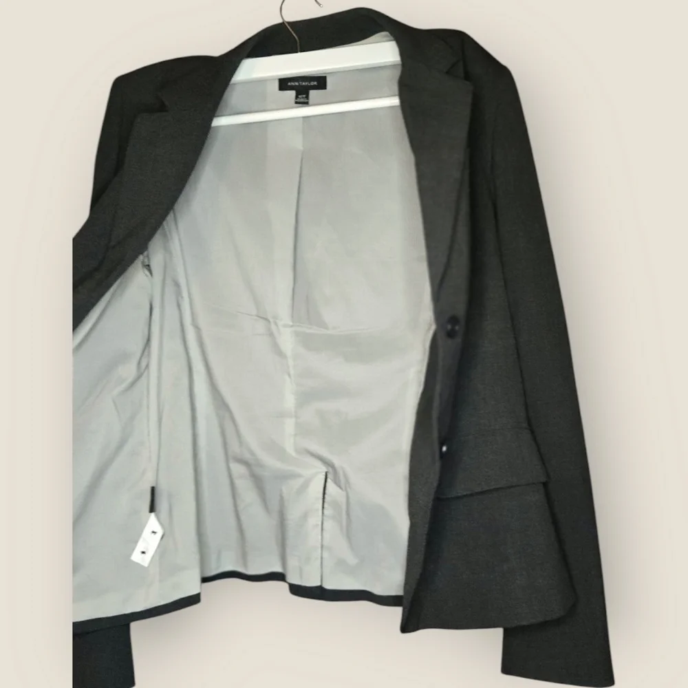 The Notched Two Button Blazer in Seasonless Stretch And StraightPant Anne TAYLOR